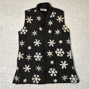 The Daily Planet Vintage Wool Vest w Cream Embroidered Snowflakes Size M